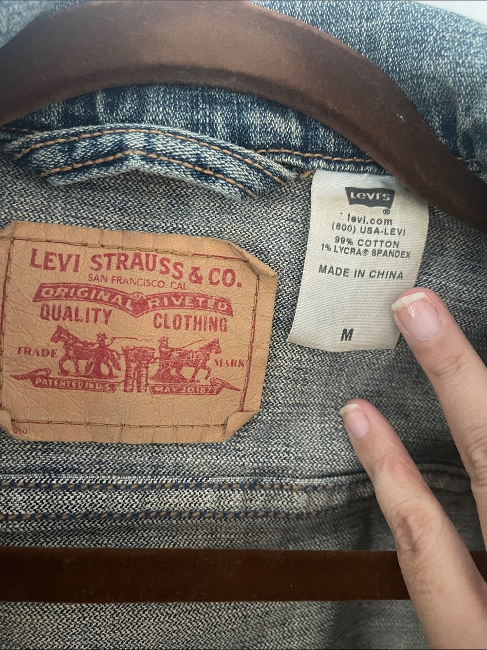 Vintage Y2K Levi’s Trucker Denim Jacket Women’s Medium 77404-3486 - Picture 2 of 8